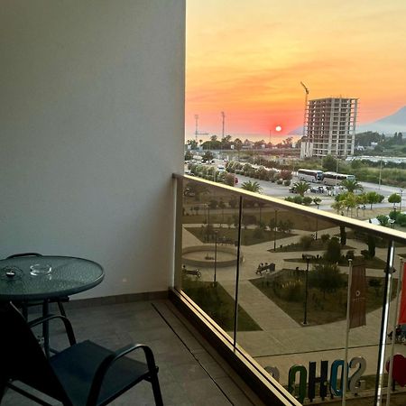 Suncoast Suites Bar Zewnętrze zdjęcie